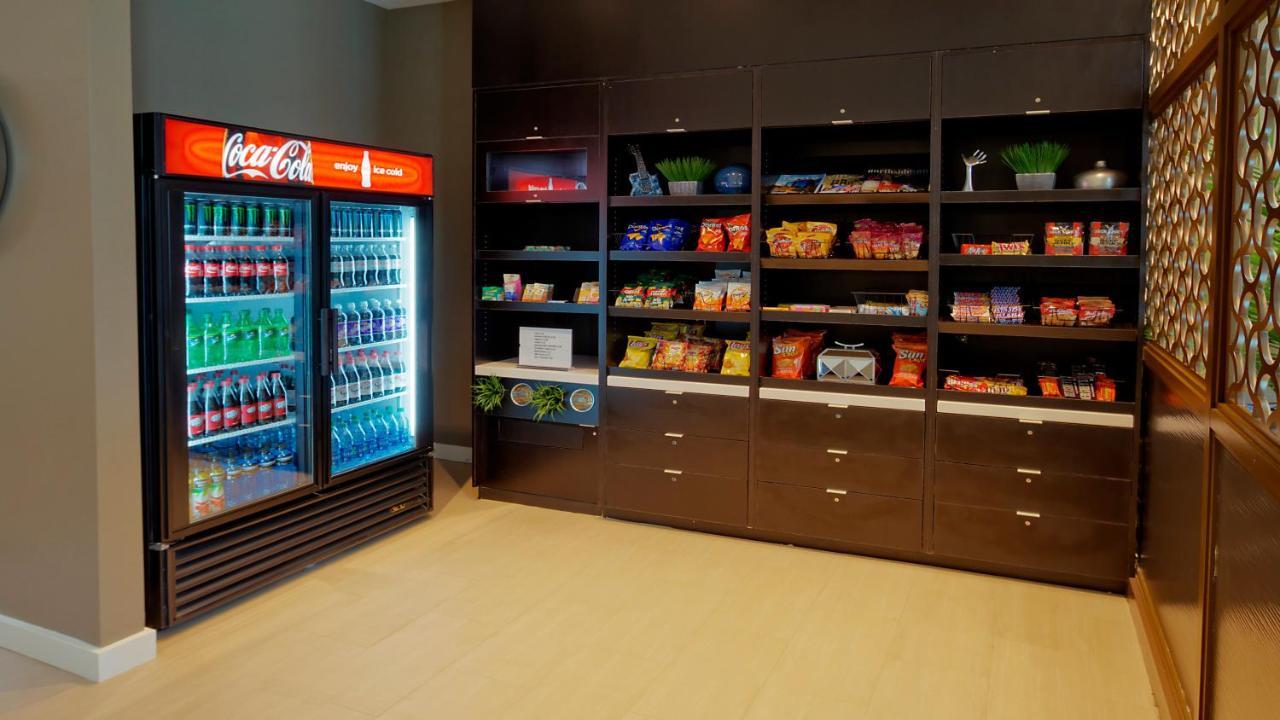 图珀洛诺斯假日套房酒店 外观 照片